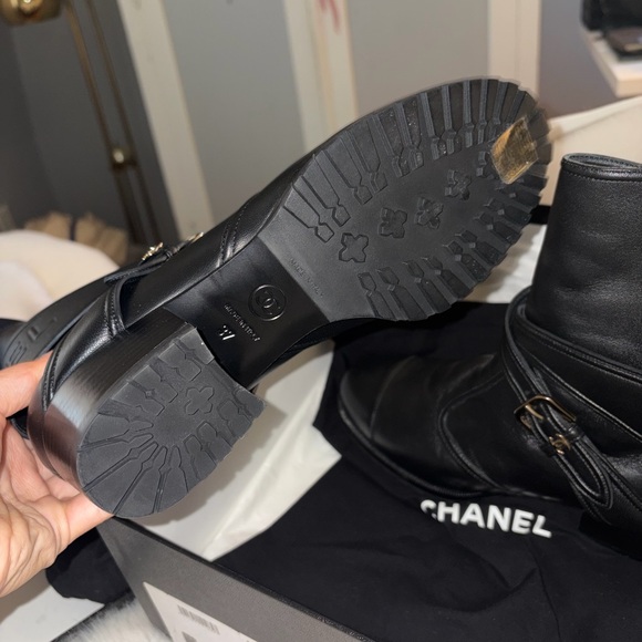 CHANEL 2019 Black Leather Heeled Boots - Picture 12 of 16